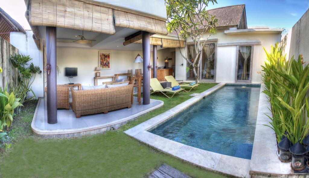 Villa Lestari 塞米亚克 客房 照片