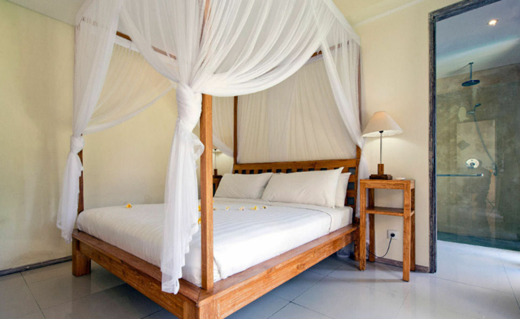 Villa Lestari 塞米亚克 外观 照片