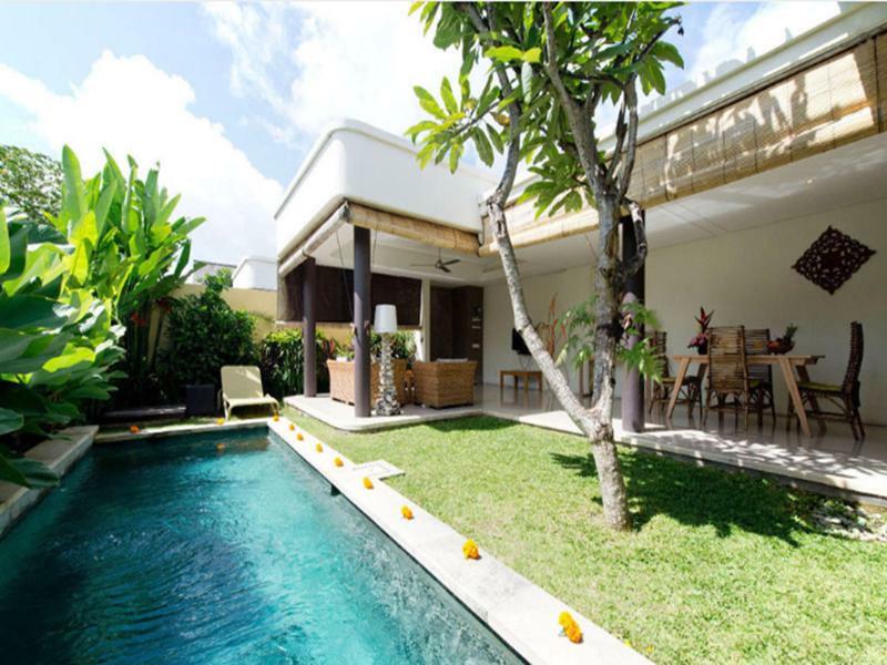 Villa Lestari 塞米亚克 外观 照片