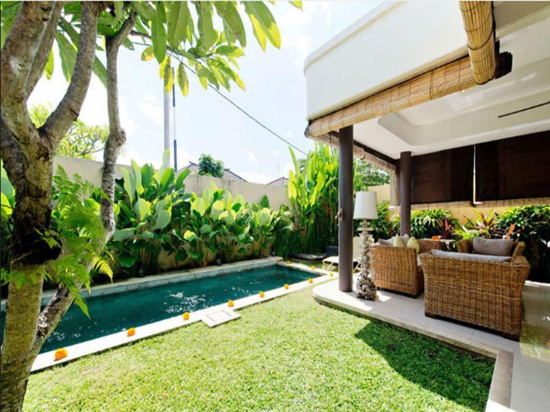 Villa Lestari 塞米亚克 外观 照片