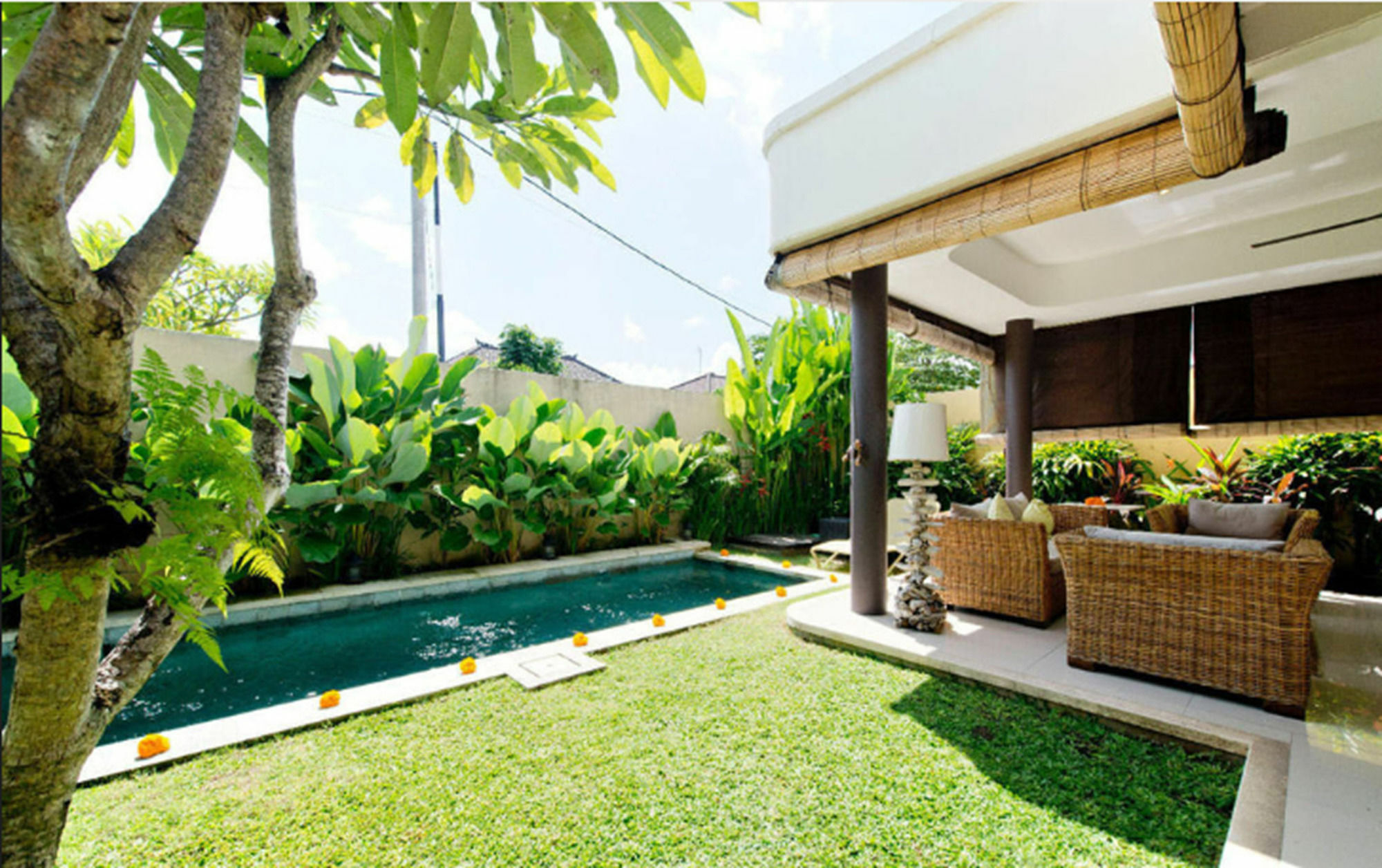 Villa Lestari 塞米亚克 外观 照片